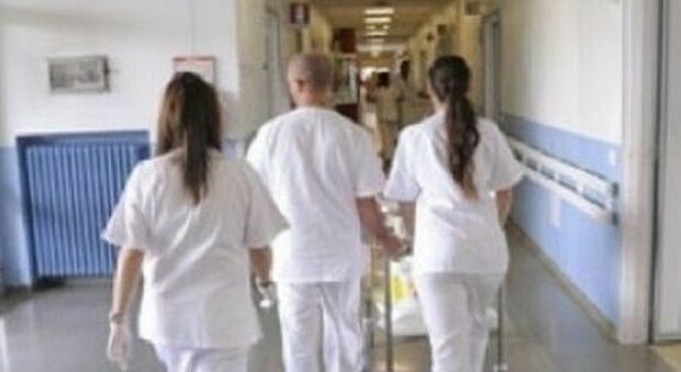 Ospedali a corto di infermieri: dalle Asl mail di ricognizione ai 4.200 idonei del concorso
