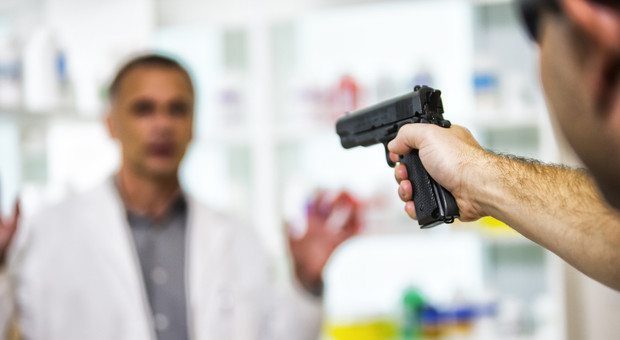 Allarme rapine in farmacia: 4 colpi in ultmi mesi solo al Tuscolano Federfarma: «Siamo sotto attacco»