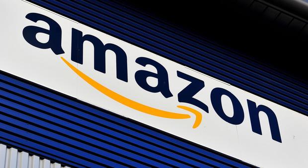 Amazon, la denuncia di un lavoratore: "Orari folli, siamo schiavi di un algoritmo"