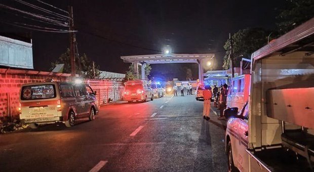 Manila, aereo esplode in pista: 8 morti tra cui medici e un paziente Covid-19