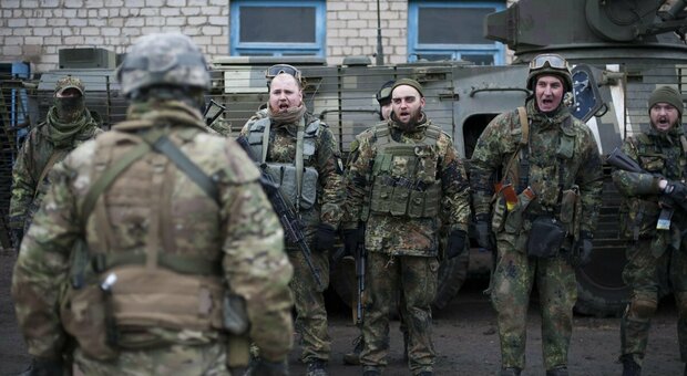 Chi sono i «nazisti ucraini» di cui parla Putin? Dal ruolo nella guerra del Donbass al battaglione Azov