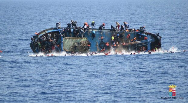Migranti, sos Europa. Lamorgese: «A maggio un picco di arrivi, serve risposta dell'Ue»