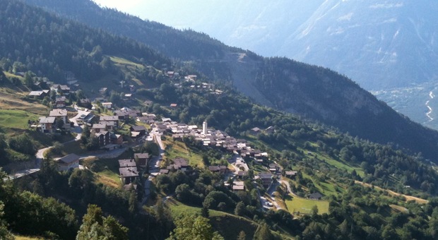 Svizzera, 60mila euro per trasferirsi tra le Alpi: la proposta di un paesino disabitato