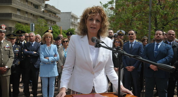 La cerimonia in piazza Partigiani alla presenza del ministro Barbara Lezzi