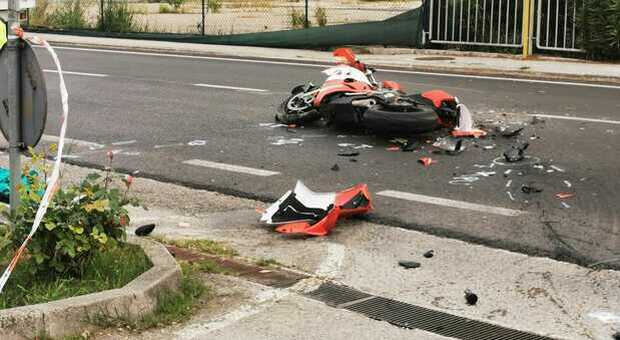 Torna a casa con la moto nuova: Diego muore in sella alla Ducati Panigale FOTO