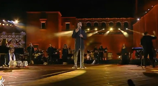 Mahmood, polemiche per la canzone in arabo alla Notte della Taranta: «Cosa c'entra con la Puglia?»
