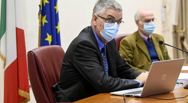 Covid, Brusaferro: «Indice di contagio molto sopra a 1 in alcune aree»
