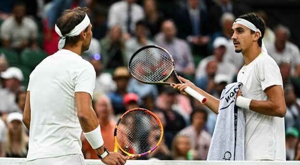 Wimbledon, Nadal travolge Sonego in tre set. Ma la lite sotto rete diventa un caso: «Urla di meno»
