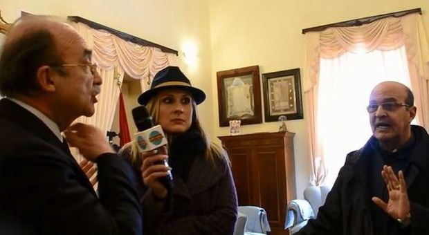 Taranto, il parroco al sindaco: «Aiuti i migranti e non gli italiani». E scoppia la lite