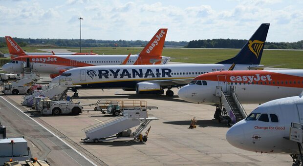 Sciopero aerei 25 giugno, rischio caos per chi va in vacanza. Ryanair tranquillizza: «Non ci saranno disagi»