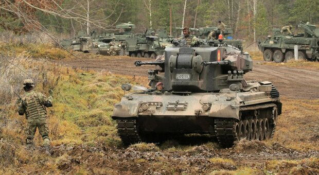 I carri armati "Ghepardo" dalla Germania all'Ucraina: Scholz invia i tank anti-aereo e "attacca" Putin