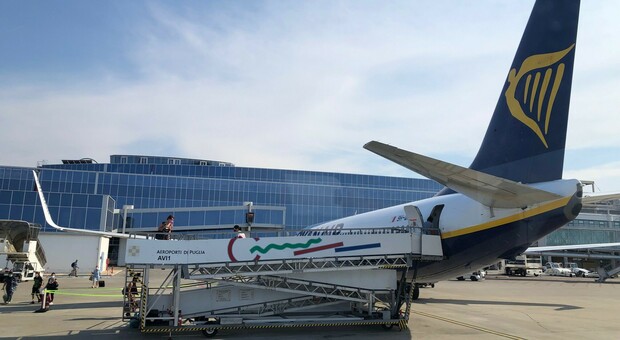 Volo Brindisi-Torino, disagi ai passeggeri: all'aeroporto Papola la partenza delle 7 posticipata alle 18.40