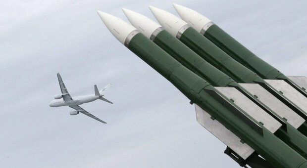 Missili ipersonici: la Cina attacca Stati Uniti, Gran Bretagna e Australia dopo l'annuncio dell'accordo. Il ministro: «Rischio proliferazione nucleare»