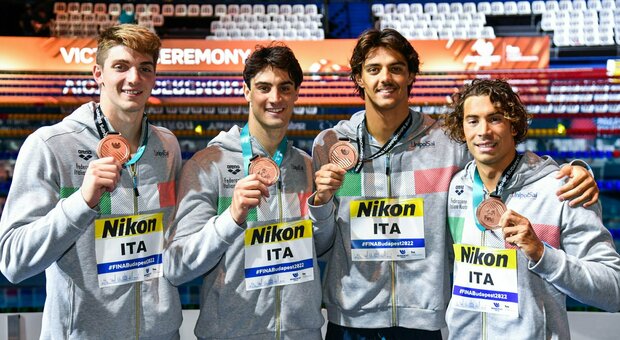 Subito grande Italia a Budapest, bronzo in staffetta e record di Ceccon nei 50 farfalla