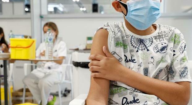 Vaccino ai bambini tra 5 e 11 anni, Palù (Aifa): «Da lunedì il via in Italia»