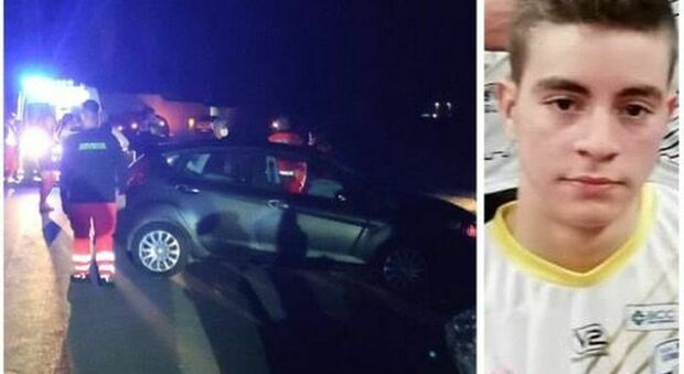 Incidente nella notte a Leverano, moto contro auto: morto un 19enne