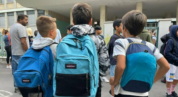 Scuola, primo giorno nel Salento: 124mila studenti salentini tra i banchi. Ma in cattedra mancano 170 prof