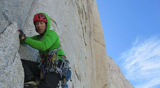 Corrado Pesce, morto l'alpinista italiano travolto da una valanga in Patagonia: individuato il corpo