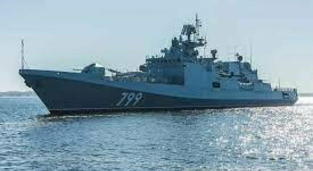 Fregata russa brucia nel Mar Nero: «Colpita da un razzo ucraino Neptune»
