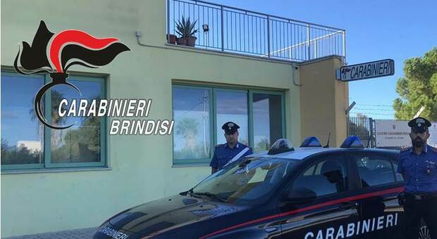 Sorpresi a rubare i ponteggi dal cantiere della scuola: arrestati dai carabinieri
