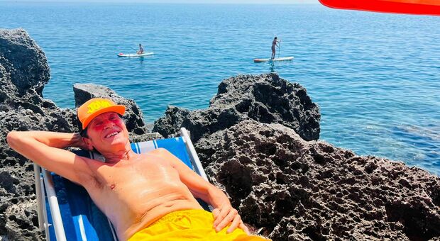 "Domenica in Paradiso": Gianni Morandi è tornato in vacanza nel Salento