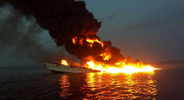 Brucia e affonda lo yacht della moglie di Semeraro
