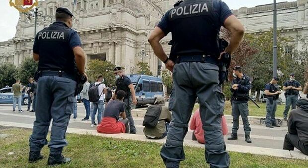Provvedimenti e divieti per 17 persone a Milano: violavano la quiete urbana