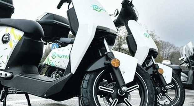 Mobilità, ecco i primi 55 scooter elettrici e a Bari Vecchia oggi è attiva la nuova Ztl