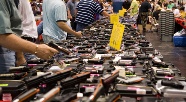 Black Friday, vendite record per le armi da fuoco negli Stati Uniti. "200.000 in un solo giorno"