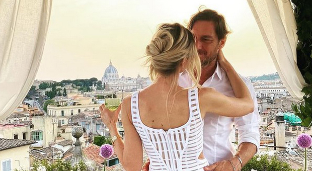 Francesco Totti e Ilary Balsi festeggiano il sedicesimo anniversario di matrimonio (Instagram)