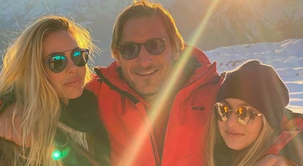 Francesco Totti e la famiglia sulla neve, la tenera dedica alla figlia Chanel
