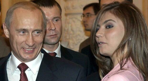 Putin, i due figli maschi segreti avuti dall'amante Alina Kabaeva: hanno 3 e 7 anni e sono nati in Svizzera