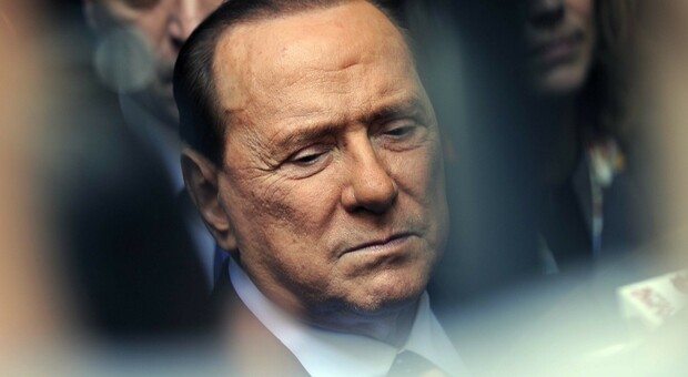 Berlusconi, come sta l'ex premier ricoverato per Covid. Zangrillo: «Non è intubato, parametri confortanti»