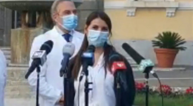 Vaccino, chi è Claudia Alivernini, la prima infermiera vaccinata in Italia: ha 29 anni e lavora allo Spallanzani