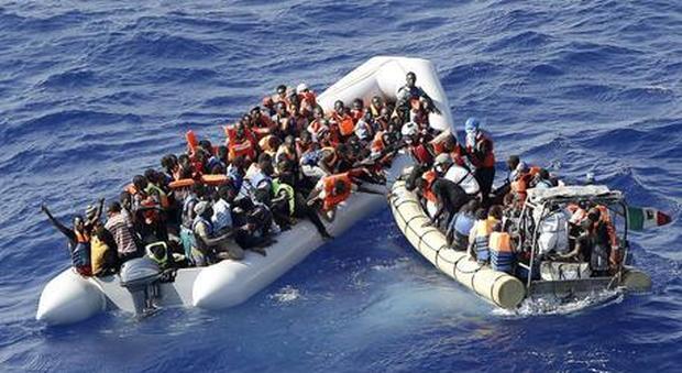 Migranti, Salvini: «Due gommoni con 100 a bordo: non cedere a ricatti scafisti e Ong»