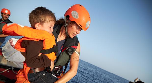 La nave Alan Kurdi con 40 migranti davanti a sud di Lampedusa: «Non torneremo in Libia» (foto di repertorio)