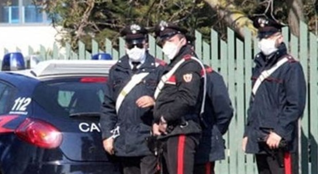 Torino, mascherine acquistate a prezzi gonfiati: arrestati due carabinieri