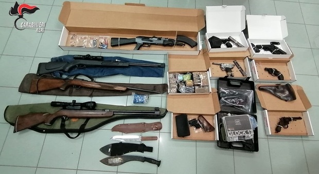 Armi e munizioni nascoste nel garage: due arresti