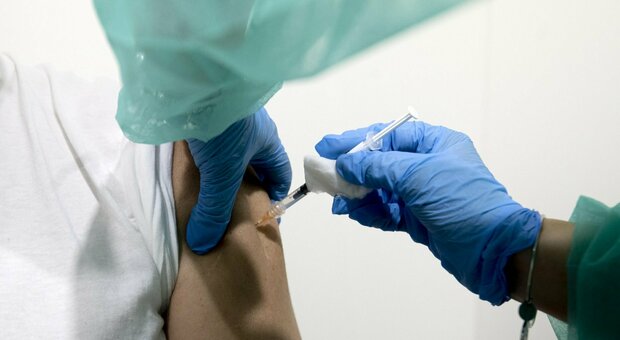 Vaccini over50: arrivano le sanzioni dal Ministero. Ecco cosa fare per chiedere l'annullamento