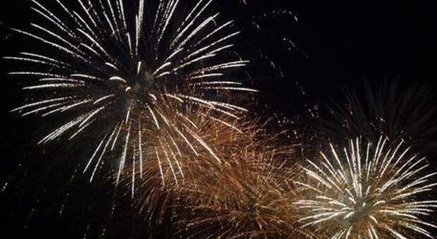 Roma, a Capodanno vietati botti e fuochi d'artificio: l'ordinanza della Raggi