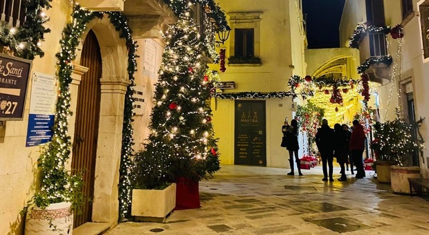 Magico il Natale in Puglia: nei borghi addobbati tra mercatini, luci e musica di sottofondo. Ecco dove