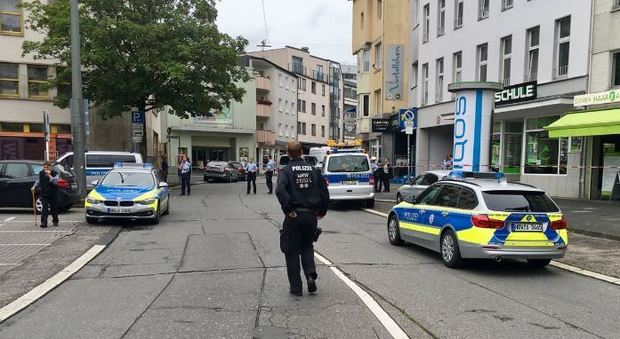 Germania, attacco con coltello in strada: un morto e un ferito