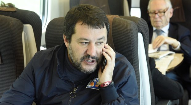 Salvini in estasi per il trionfo di Johnson: «Sondaggi davano il Labour in recupero, vi ricorda qualcosa?»