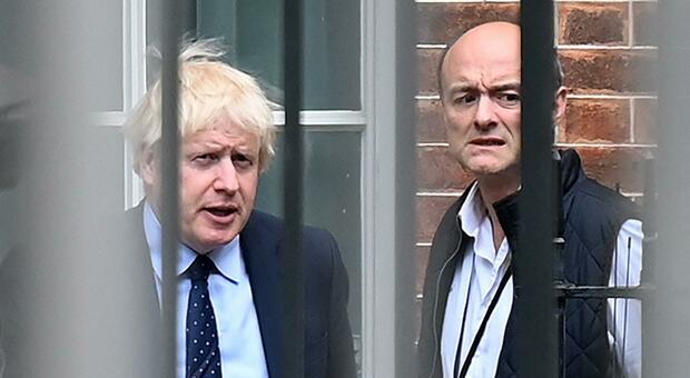 Boris Johnson, frasi choc anti lockdown: «Basta, a costo di avere cadaveri a mucchi». Nuova bufera sul primo ministro britannico