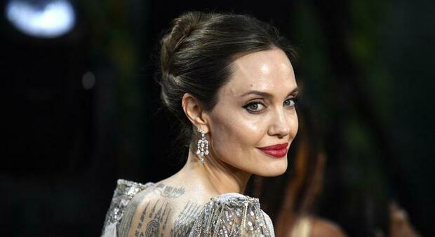 Ancora scontri fra gli ex coniugi Angelina Jolie e Brad Pitt che stanno lottando per vie legali per l'affidamento dei figli. La Jolie, ora, parla del suo status di preoccupazione durante il matrimonio