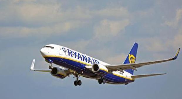 Ryanair bagagli a mano, nuove tariffe e regole per i passeggeri. Ecco cosa cambia
