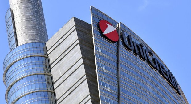 Unicredit sotto attacco hacker: violati i dati di 400 mila clienti