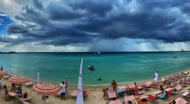 Caldo africano addio, arrivano piogge e temporali. Allerta meteo in Puglia. Le previsioni