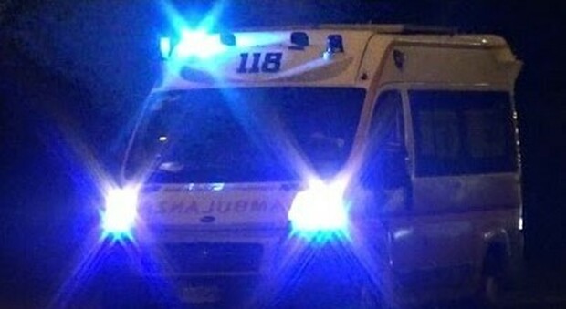 Napoli choc, ambulanza soccorre due feriti e viene inseguita da un uomo armato