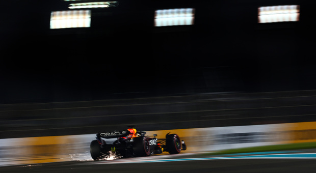 Verstappen vince il GP di Yas Marina, Leclerc 2° è vice campione davanti a Perez